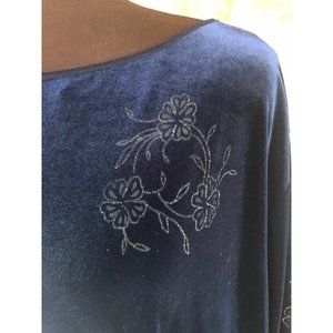 Elisabeth by Liz Claiborne, Crushed Blue Velvet Pant Suite w/Floral Embellishmen